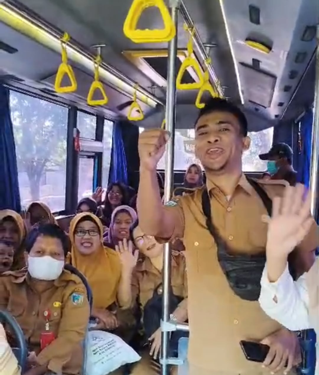 Wali Kota Palu Siapkan BUS Gratis bagi Warganya yang bekerja di Donggala