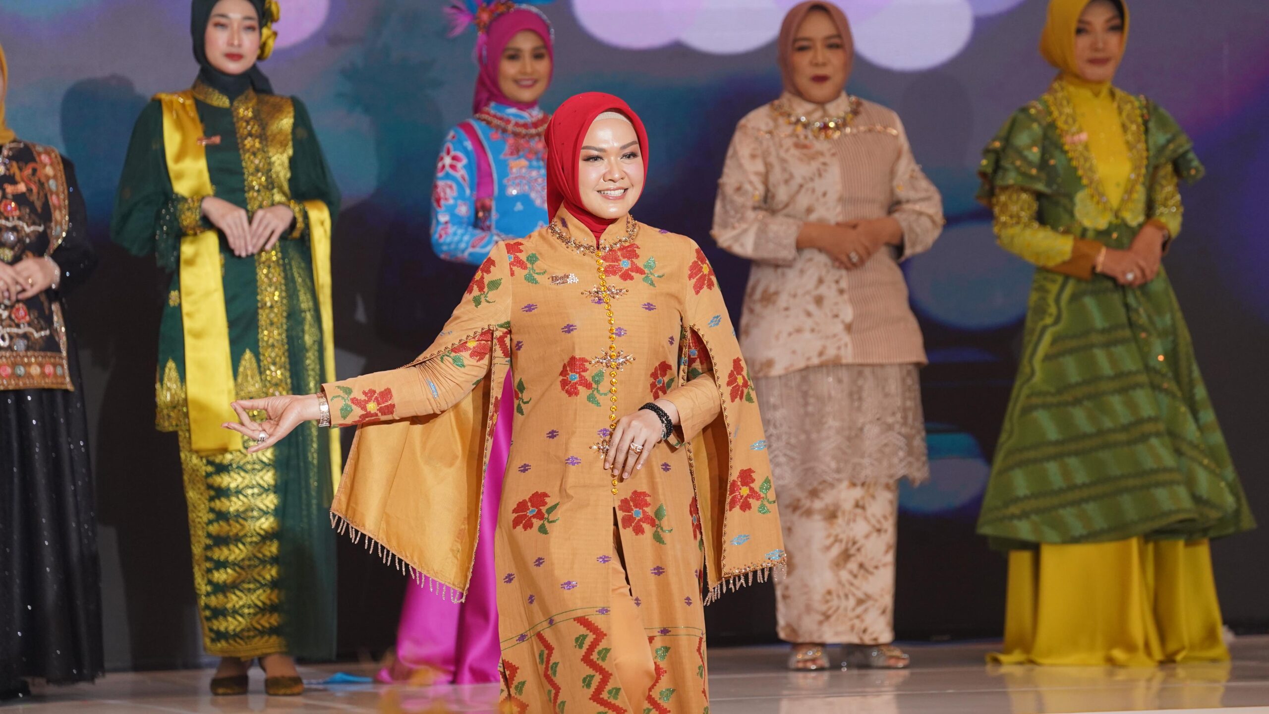 Ketua TP-PKK Kota Palu Hadiri Ladies Program Munas VII Apeksi 2025.
