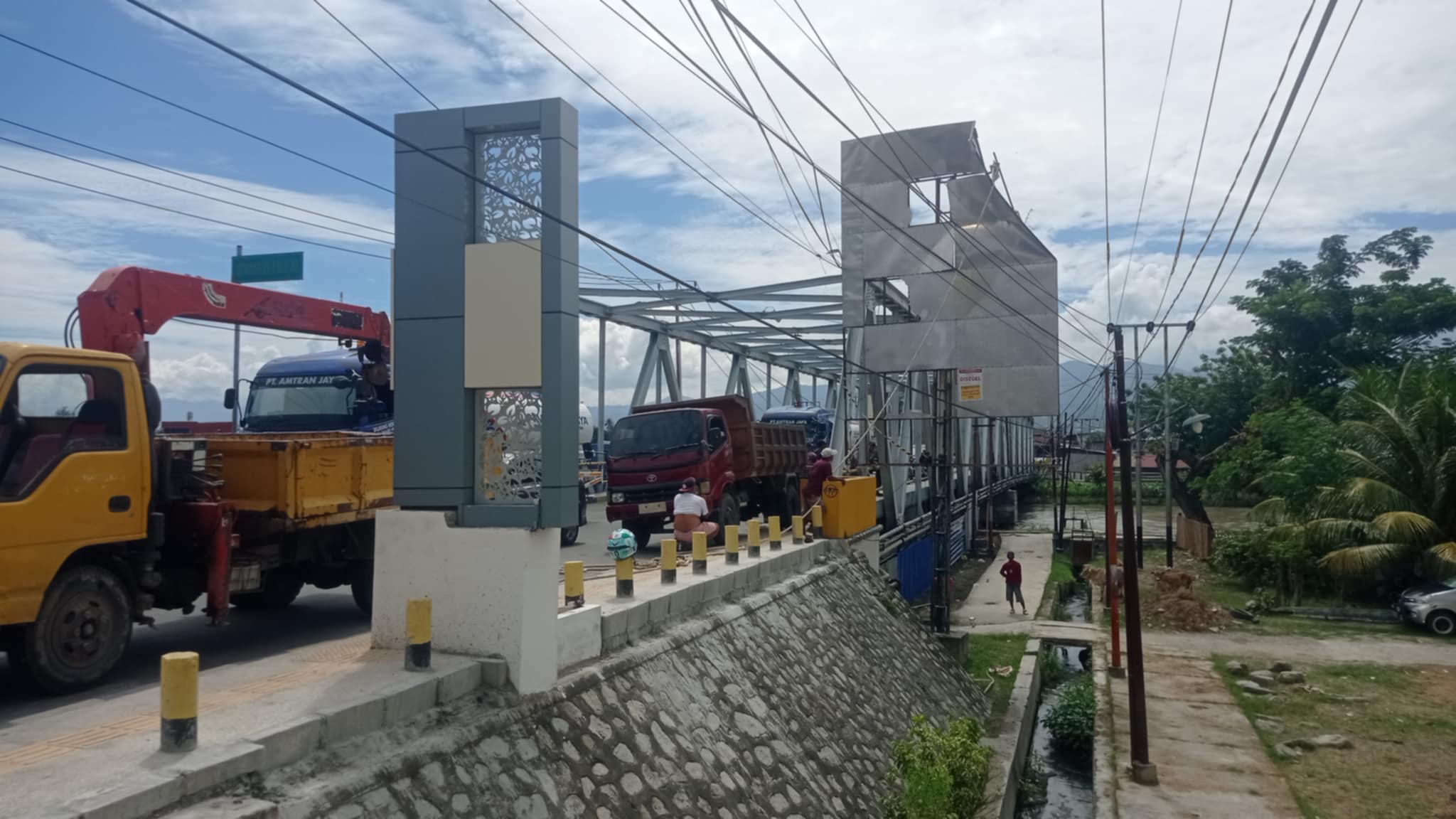 Ini 7 Lokasi Papan Reklame “Liar” di Palu yang di Bongkar