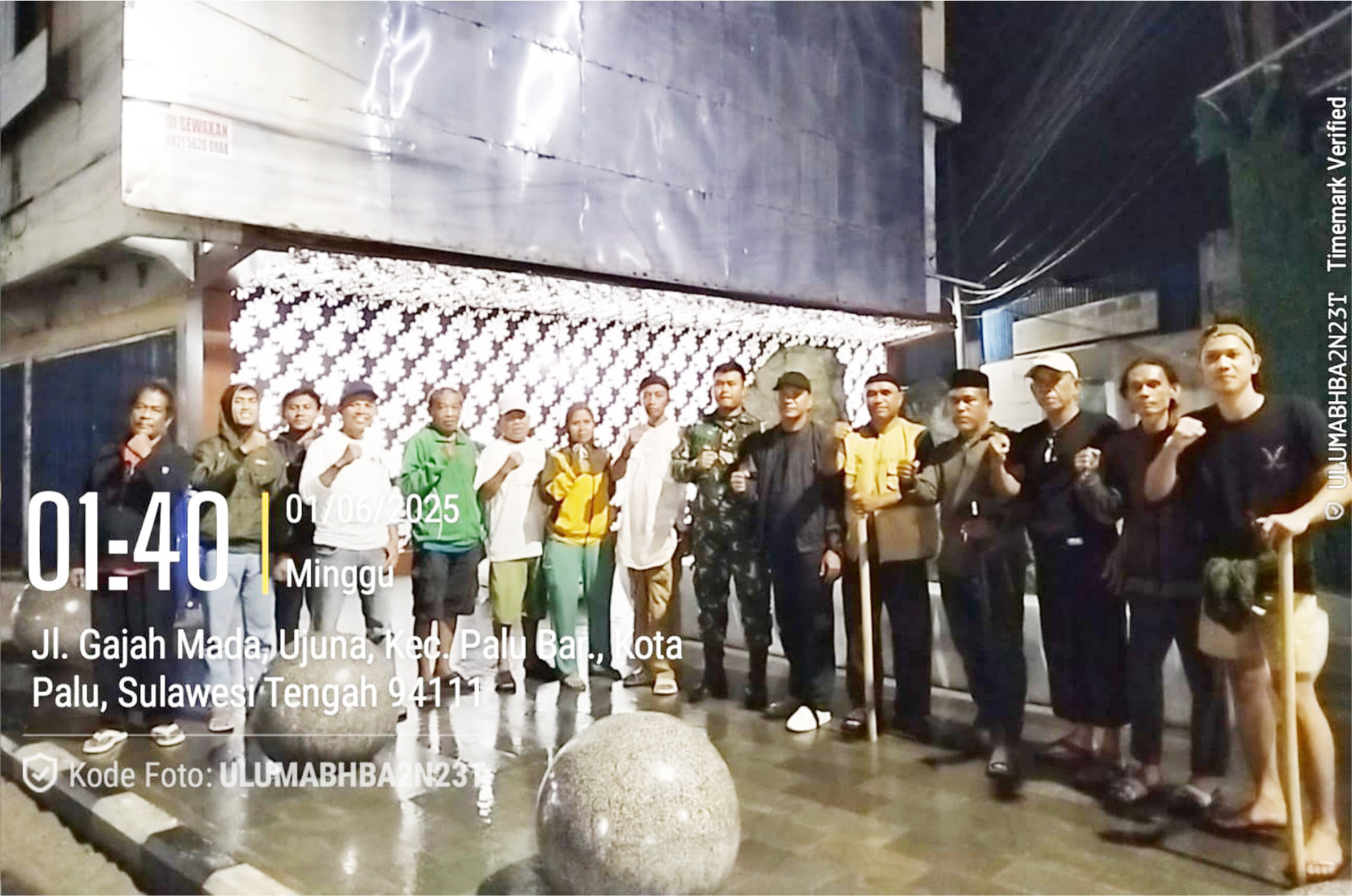 Camat bersama Wakapolsek dan Bati Tuud Koramil 01 Palubarat kunjungi Pos Ronda malam di Ujuna