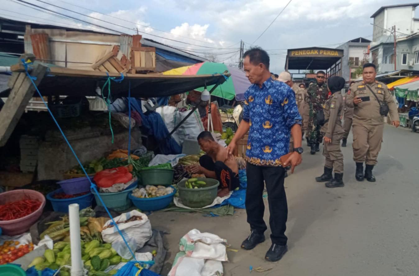 Satpol PP Palu Sterilkan kemacetan di Jln Cempedak Palu