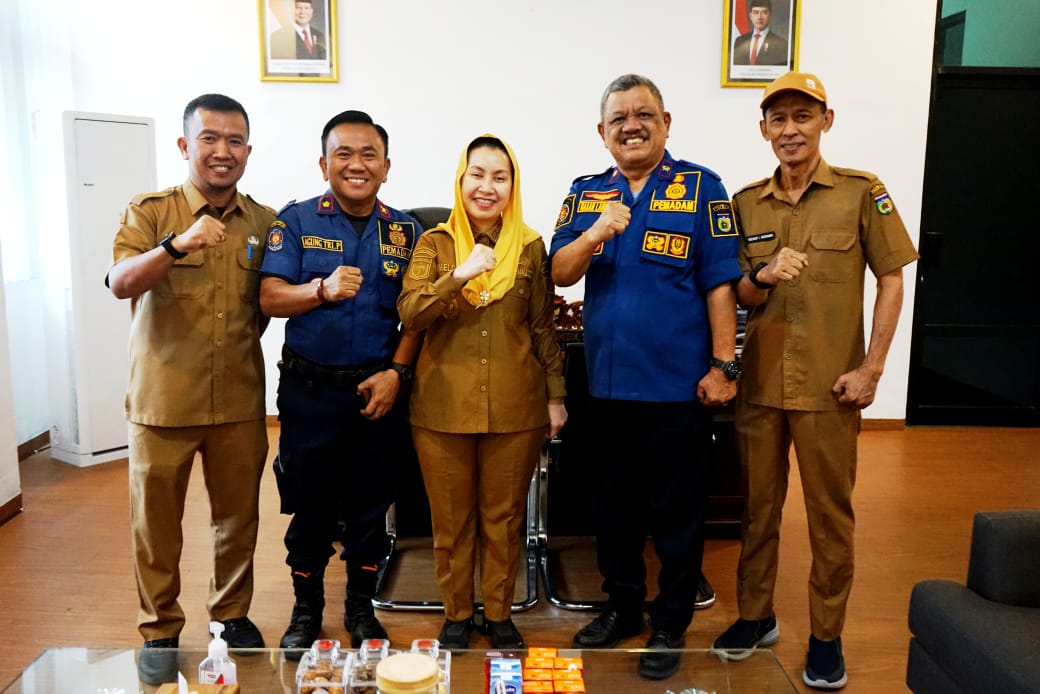 Stand Damkar Palu raih posisi pertama di ajang Pasar Tani 2025.