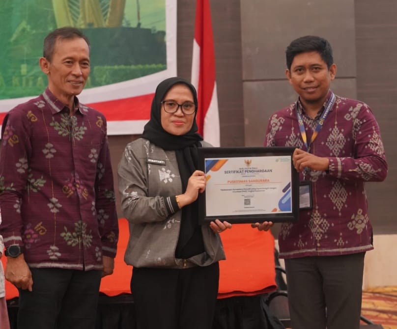 Peringatan HKN di Palu, PKM Sangurara terima Sejumlah Penghargaan