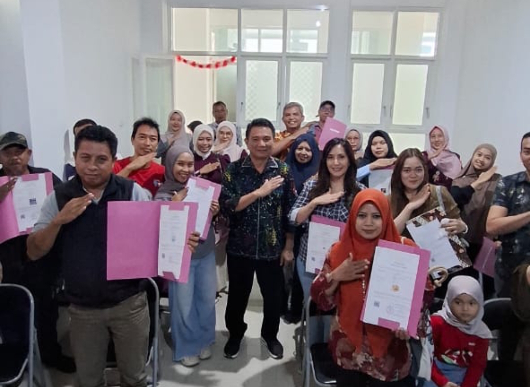 Pemkot Palu Serahkan Sertifikat Merek kepada 24 IKM